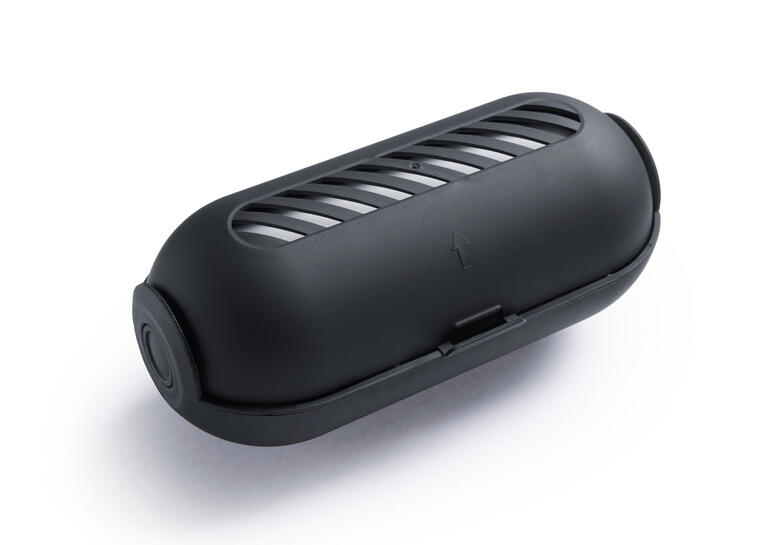 Ultraklebender Fusselroller von oben, in mattem Schwarz.