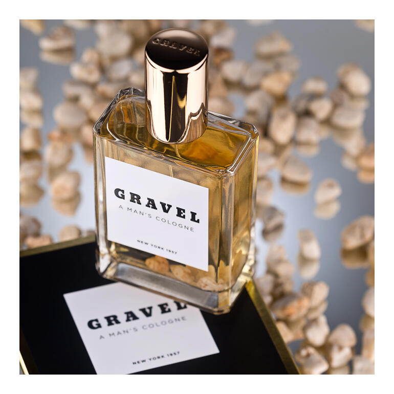 Gravel Eau de Parfum Spray in klarer Flasche mit Goldverschluss