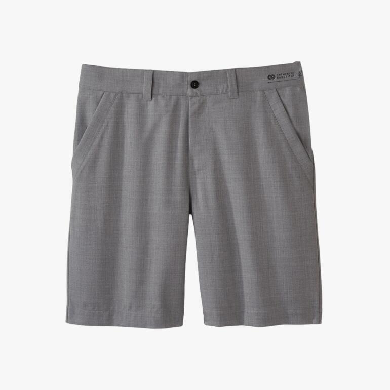 Graue Herren-Shorts ohne Trägerperspektive.