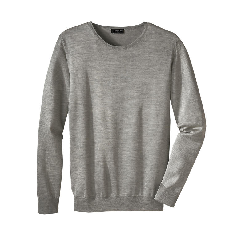 Leerer grauer Junghans 1954 Pullover auf weißem Hintergrund.