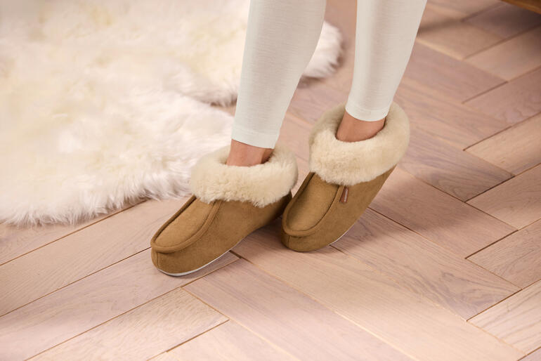 Damen, Hellbraun Damen-Lammfell-Stiefel in Chestnut-Farbe, Größe 37.