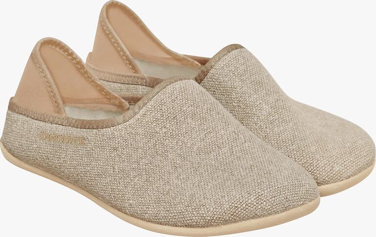 Beige OCONI Leinen-Slipper von vorne.