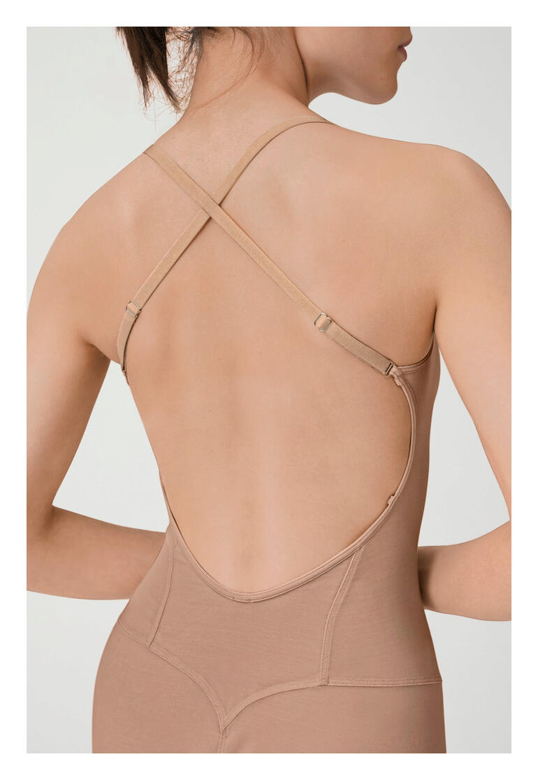Apricot Rückansicht eines hautfarbenen Mesh-Bodys mit verstellbaren Trägern.