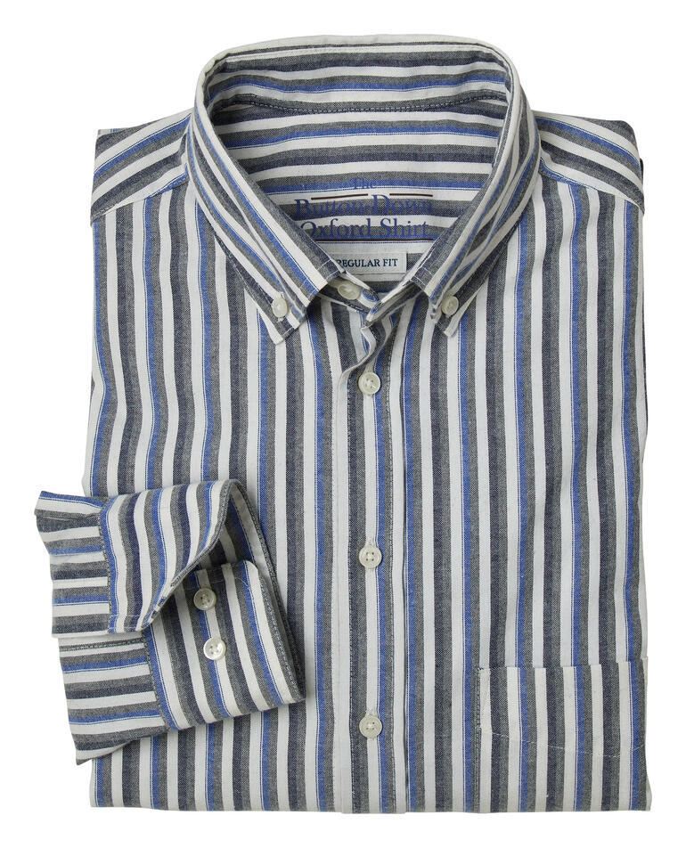 The BDO-Shirt, Limited Edition No. 76 - Entdecken Sie einen guten alten Freund. Und vergessen Sie, dass ein Hemd gebügelt werden muss. B.D.O.S. Hemd in klassischem Streifenmuster, gefaltet auf einem Tisch.