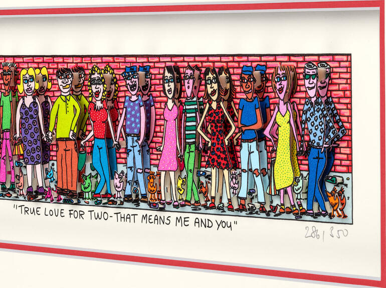 Artwork mit Frauen und Männer in bunten Outfits, mit Tieren, vor einer Ziegelmauer