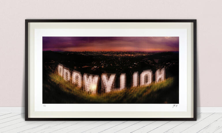 Fotografie des Hollywood-Schildes in ansprechender Präsentation mit weicheren Lichttönen.